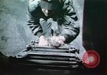 Standbild Strategic Air Command B-47 Bomber Besatzungen reagieren auf eine Warnung Nebraska United States USA, 1960, aus Sekunde 32 historischem Filmmaterial Videoclip 65675047105