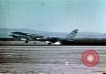Standbild Strategic Air Command B-47 Bomber Besatzungen reagieren auf eine Warnung Nebraska United States USA, 1960, aus Sekunde 47 historischem Filmmaterial Videoclip 65675047105