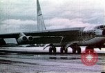 Standbild Strategic Air Command B-47 Bomber Besatzungen reagieren auf eine Warnung Nebraska United States USA, 1960, aus Sekunde 55 historischem Filmmaterial Videoclip 65675047105