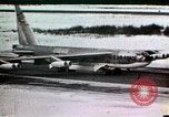 Standbild Strategic Air Command B-47 Bomber Besatzungen reagieren auf eine Warnung Nebraska United States USA, 1960, aus Sekunde 61 historischem Filmmaterial Videoclip 65675047105