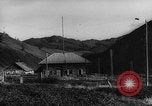 Standbild Rinder in den Feldern Zentralasien, 1944, aus Sekunde 18 historischem Filmmaterial Videoclip 65675047135