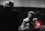 Standbild Rinder in den Feldern Zentralasien, 1944, aus Sekunde 56 historischem Filmmaterial Videoclip 65675047135