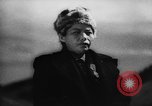 Standbild Rinder in den Feldern Zentralasien, 1944, aus Sekunde 58 historischem Filmmaterial Videoclip 65675047135