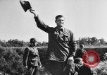 Immagine di Truppe tedesche Fronte orientale teatro europeo, 1941, secondo 12 filmato di repertorio 65675047140