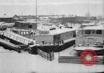 Immagine di Navi congelata al dock La Siberia Russia, 1918, secondo 1 filmato di repertorio 65675047150