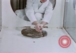 Standbild Verhalten von Katzen United States USA, 1957, aus Sekunde 32 historischem Filmmaterial Videoclip 65675047216