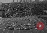 Standbild NFL Riesen versus Bären in 1963 Chicago Illinois USA, 1963, aus Sekunde 9 historischem Filmmaterial Videoclip 65675047251