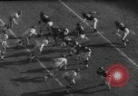 Standbild NFL Riesen versus Bären in 1963 Chicago Illinois USA, 1963, aus Sekunde 15 historischem Filmmaterial Videoclip 65675047251