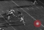 Standbild NFL Riesen versus Bären in 1963 Chicago Illinois USA, 1963, aus Sekunde 17 historischem Filmmaterial Videoclip 65675047251