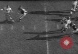 Standbild NFL Riesen versus Bären in 1963 Chicago Illinois USA, 1963, aus Sekunde 30 historischem Filmmaterial Videoclip 65675047251