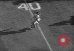 Standbild NFL Riesen versus Bären in 1963 Chicago Illinois USA, 1963, aus Sekunde 32 historischem Filmmaterial Videoclip 65675047251