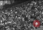 Standbild NFL Riesen versus Bären in 1963 Chicago Illinois USA, 1963, aus Sekunde 48 historischem Filmmaterial Videoclip 65675047251