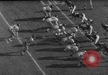 Standbild NFL Riesen versus Bären in 1963 Chicago Illinois USA, 1963, aus Sekunde 50 historischem Filmmaterial Videoclip 65675047251