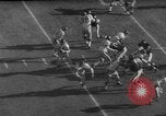 Standbild NFL Riesen versus Bären in 1963 Chicago Illinois USA, 1963, aus Sekunde 51 historischem Filmmaterial Videoclip 65675047251