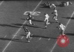 Standbild NFL Riesen versus Bären in 1963 Chicago Illinois USA, 1963, aus Sekunde 60 historischem Filmmaterial Videoclip 65675047251