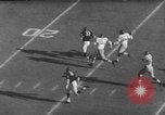 Standbild NFL Riesen versus Bären in 1963 Chicago Illinois USA, 1963, aus Sekunde 61 historischem Filmmaterial Videoclip 65675047251
