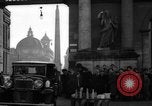 Standbild Verkehrspolizisten Rom Italien, 1934, aus Sekunde 5 historischem Filmmaterial Videoclip 65675047262