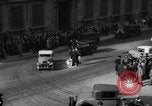Standbild Verkehrspolizisten Rom Italien, 1934, aus Sekunde 11 historischem Filmmaterial Videoclip 65675047262
