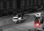 Standbild Verkehrspolizisten Rom Italien, 1934, aus Sekunde 12 historischem Filmmaterial Videoclip 65675047262