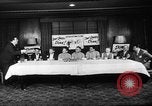 Image Donut trempant semaine New York United States USA, 1946, de la seconde 4 séquences d'archives historiques vidéo 65675047264