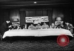 Image Donut trempant semaine New York United States USA, 1946, de la seconde 6 séquences d'archives historiques vidéo 65675047264