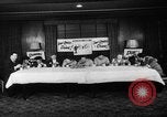Image Donut trempant semaine New York United States USA, 1946, de la seconde 8 séquences d'archives historiques vidéo 65675047264