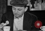 Image Donut trempant semaine New York United States USA, 1946, de la seconde 13 séquences d'archives historiques vidéo 65675047264