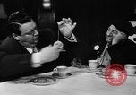 Image Donut trempant semaine New York United States USA, 1946, de la seconde 24 séquences d'archives historiques vidéo 65675047264