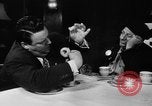 Image Donut trempant semaine New York United States USA, 1946, de la seconde 25 séquences d'archives historiques vidéo 65675047264