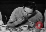 Image Donut trempant semaine New York United States USA, 1946, de la seconde 34 séquences d'archives historiques vidéo 65675047264