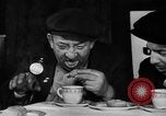 Image Donut trempant semaine New York United States USA, 1946, de la seconde 36 séquences d'archives historiques vidéo 65675047264