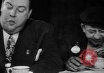Image Donut trempant semaine New York United States USA, 1946, de la seconde 39 séquences d'archives historiques vidéo 65675047264