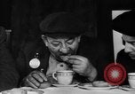 Image Donut trempant semaine New York United States USA, 1946, de la seconde 47 séquences d'archives historiques vidéo 65675047264