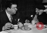 Image Donut trempant semaine New York United States USA, 1946, de la seconde 48 séquences d'archives historiques vidéo 65675047264