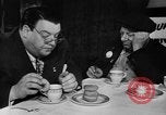 Image Donut trempant semaine New York United States USA, 1946, de la seconde 49 séquences d'archives historiques vidéo 65675047264