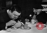 Image Donut trempant semaine New York United States USA, 1946, de la seconde 51 séquences d'archives historiques vidéo 65675047264