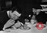 Image Donut trempant semaine New York United States USA, 1946, de la seconde 52 séquences d'archives historiques vidéo 65675047264