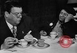 Image Donut trempant semaine New York United States USA, 1946, de la seconde 54 séquences d'archives historiques vidéo 65675047264