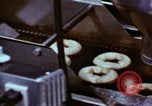 Standbild Franchise System Übereinkommen New York City USA, 1974, aus Sekunde 19 historischem Filmmaterial Videoclip 65675047266