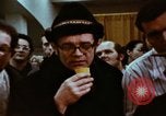 Standbild Franchise System Übereinkommen New York City USA, 1974, aus Sekunde 58 historischem Filmmaterial Videoclip 65675047266