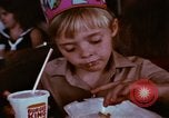 Standbild Franchise System United States USA, 1974, aus Sekunde 39 historischem Filmmaterial Videoclip 65675047268