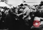 Standbild Adolf Hitler an der Autobahn bahnbrechende Frankfurt Deutschland, 1933, aus Sekunde 39 historischem Filmmaterial Videoclip 65675047298