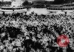 Standbild Adolf Hitler an der Autobahn bahnbrechende Frankfurt Deutschland, 1933, aus Sekunde 42 historischem Filmmaterial Videoclip 65675047298