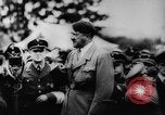 Standbild Adolf Hitler an der Autobahn bahnbrechende Frankfurt Deutschland, 1933, aus Sekunde 59 historischem Filmmaterial Videoclip 65675047298