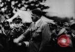 Standbild Adolf Hitler an der Autobahn bahnbrechende Frankfurt Deutschland, 1933, aus Sekunde 60 historischem Filmmaterial Videoclip 65675047298
