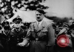Standbild Adolf Hitler an der Autobahn bahnbrechende Frankfurt Deutschland, 1933, aus Sekunde 62 historischem Filmmaterial Videoclip 65675047298