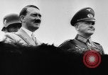 Standbild Adolf Hitler im Jahr 1936 Naziaufmarsch Nürnberg Deutschland, 1936, aus Sekunde 28 historischem Filmmaterial Videoclip 65675047307
