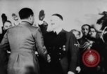 Image le chant d'un pacte Berlin Allemagne, 1940, de la seconde 35 séquences d'archives historiques vidéo 65675047353
