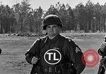 Standbild Rifle Squad Truppen United States USA, 1961, aus Sekunde 28 historischem Filmmaterial Videoclip 65675047371
