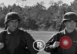 Standbild Rifle Squad Truppen United States USA, 1961, aus Sekunde 38 historischem Filmmaterial Videoclip 65675047371